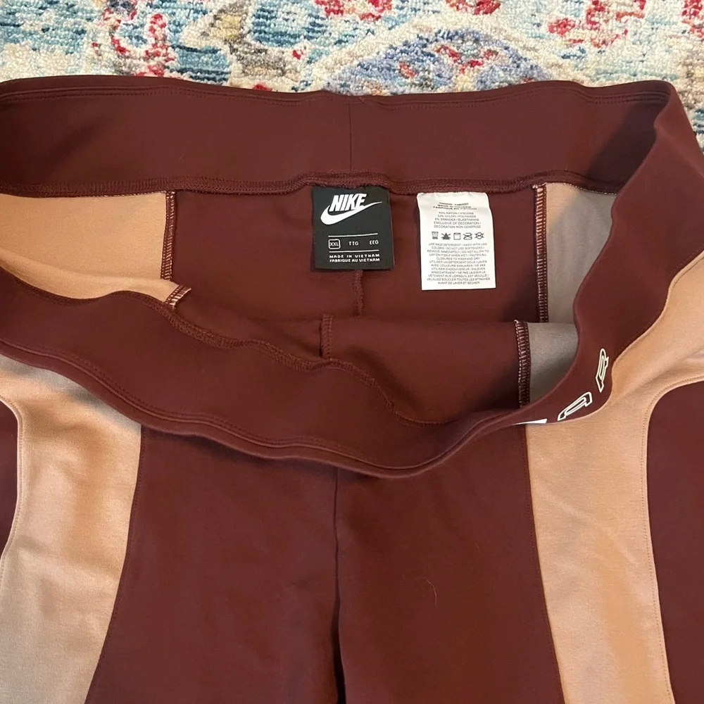 Nike Women's  Street Bike Shorts Size XXL - Picture 2 of 5